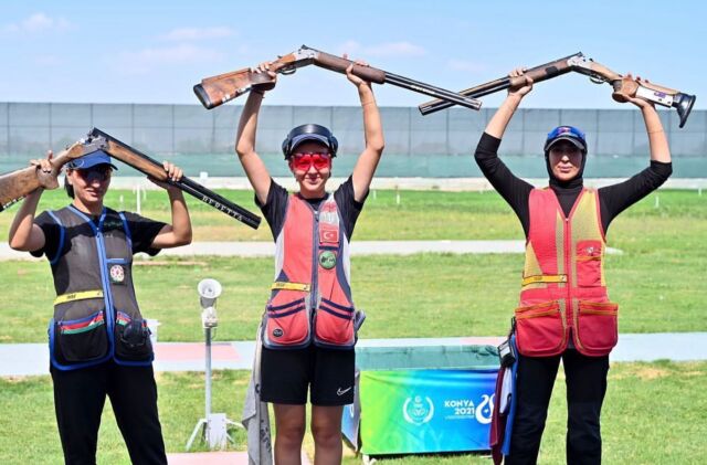 Turkish athlete Sena Can won the gold medal with 37 points in the women's shooting skeet races at the 5th Islamic Solidarity Games in Konya. 

Nurlana Jafarova from Azerbaijan was second with 36 points in the competitions held at Saraçoğlu Sports Facilities, and Maryam Hasani from Bahrain, who got 26 points, won the bronze medal.